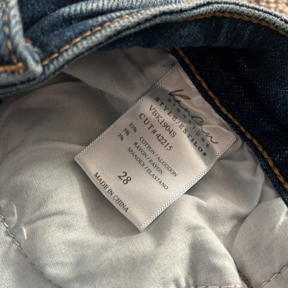 Kancan Signature mid rise distressed crop jeans, size 28. Good condition. - Picture 4 of 6